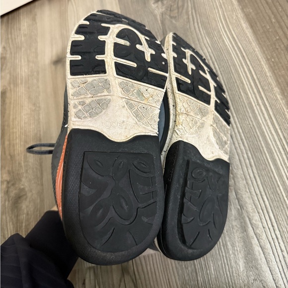 Gdefy Women's GraySalmon Mighty Walk Shoe - Picture 5 of 6